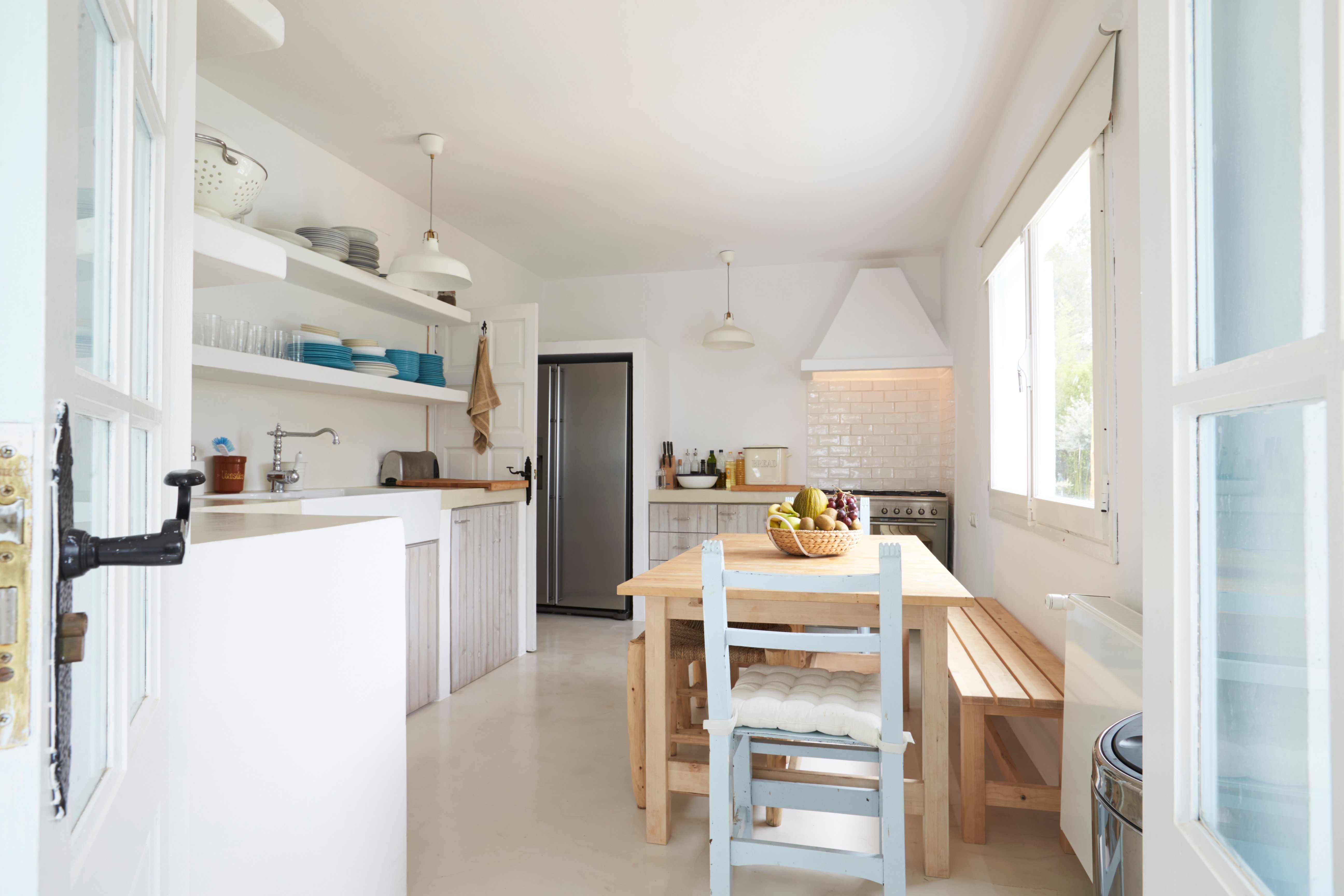 mid-term-rental-property-management:-how-to-handle-cleaning-and-maintenance-at-scale