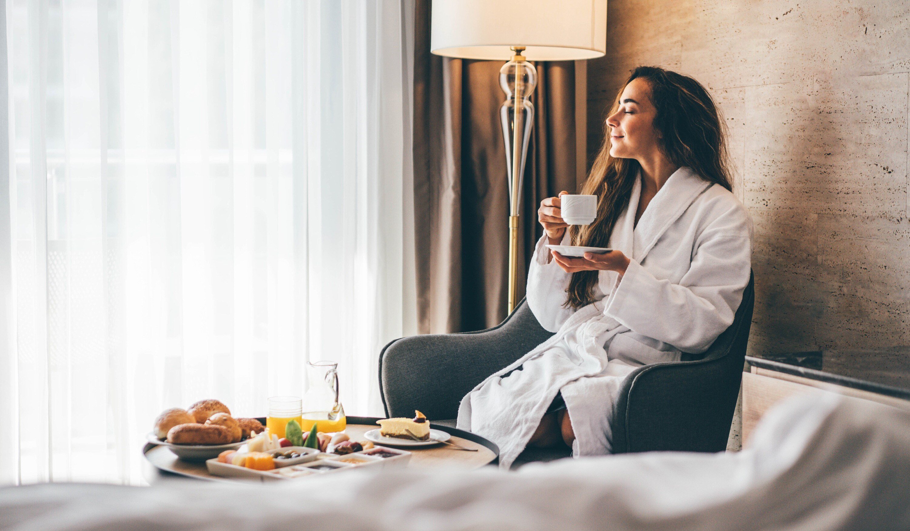 boost-guest-experience-and-profits:-top-hotel-upselling-techniques-that-work