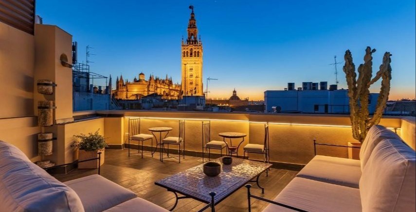 angeles-6-giralda-luxury-by-valcambre-seville-001-17929-900x570