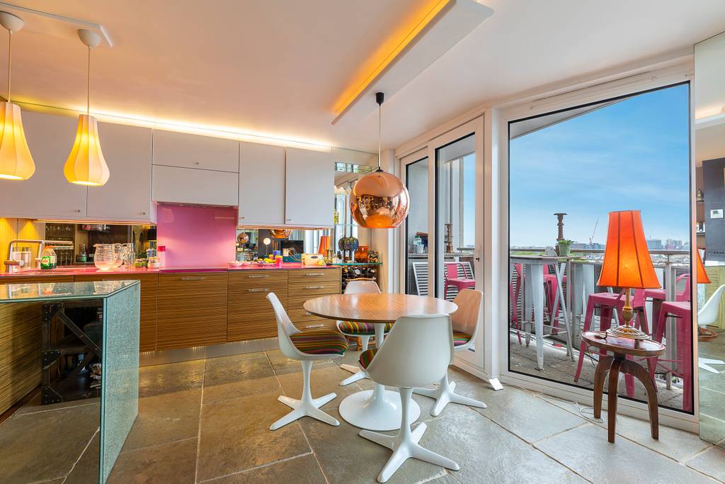 What kind of service failures occurred and what recovery strategies were employed? image